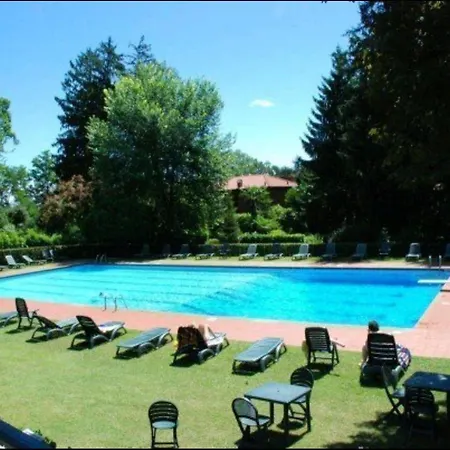 Sleeps 2 Pool Apartment Meina