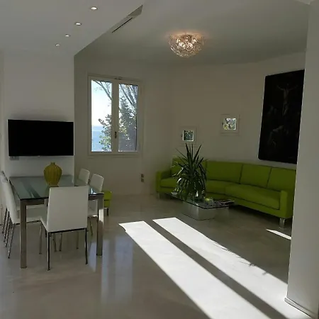 Sleeps 2 Pool Apartment Meina